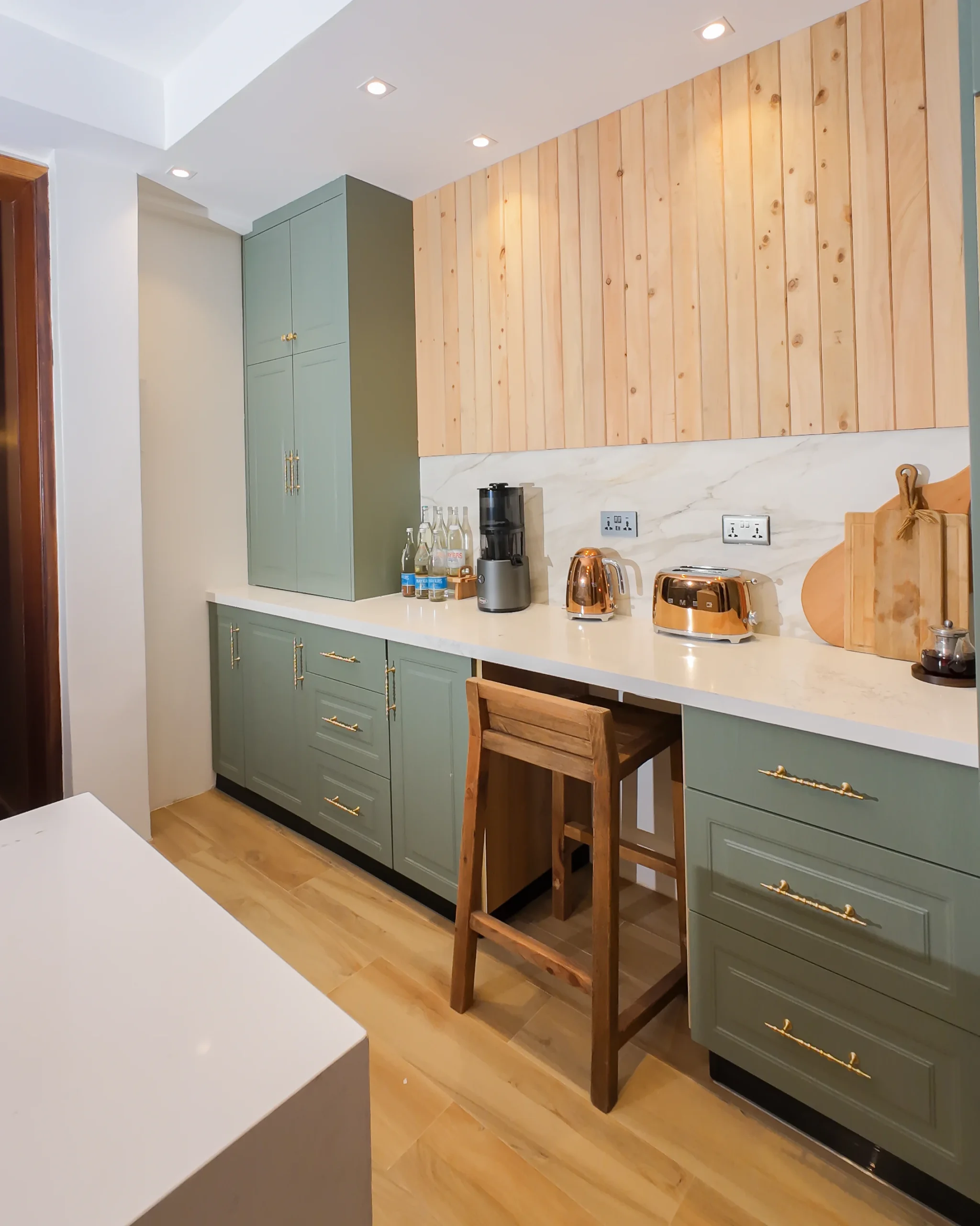 Classic Elegance — A Nairobi Kitchen in Caesarstone Statuario Maximus photo 5