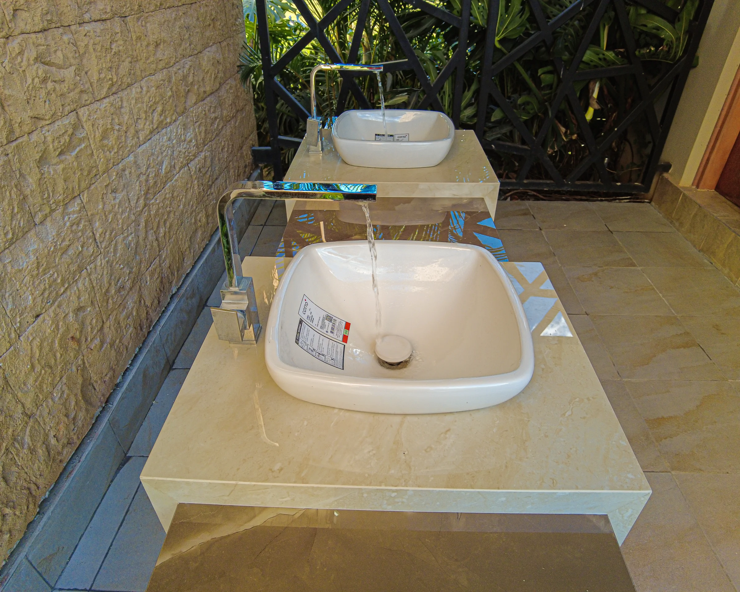 Custom Outdoor Twin Vanity, Atlas Plan Boost Ivory & Caesarstone Fume, Kisumu